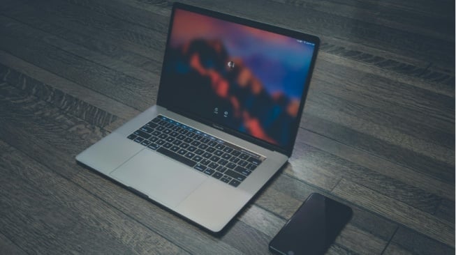 Bukan Kaleng-Kaleng! 5 Laptop 7-10 Jutaan Paling Worth It Tahun Ini