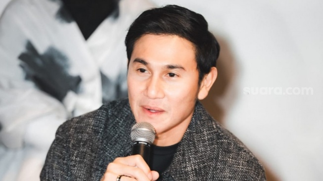 Bintangi Film Lupa Daratan, Vino G. Bastian Lupa Cara Berakting Akibat Sombong