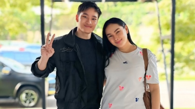 Tak Langsung Jawab saat Kalina Oktarani Tanya 'Mamanya Siapa?', Azka Corbuzier Tuai Pro Kontra