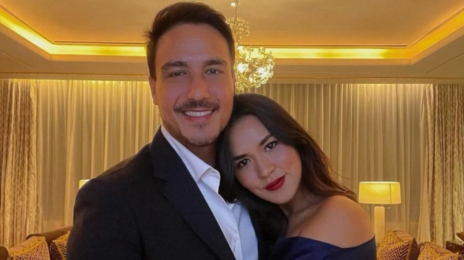 Viral Cuitan Tahun 2017 Ramalkan Hamish Daud Bakal Selingkuhi Raisa