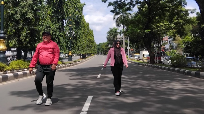 Uji coba pelaksanaan Car Free Day (CFD) di kawasan Cibinong, Kabupaten Bogor, Jawa Barat Minggu 29 Oktober 2025 [Andi/Suara.com]