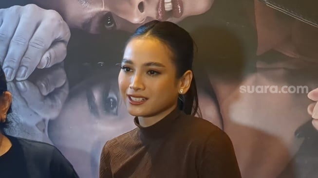 Momen Emosional Acha Septriasa Hadapi Sidang Cerai Sendiri Tanpa Keluarga dan Pengacara