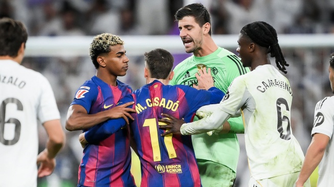 Kronologis Ricuh El Clasico! Lamine Yamal Mau Dikeroyok 3 Pemain Real Madrid