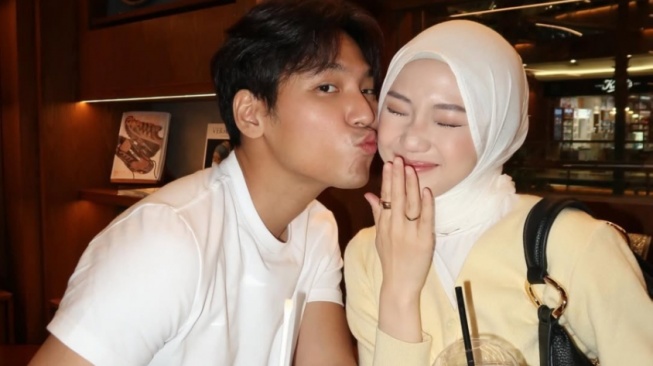 Buka Suara setelah Lama Diam, Julia Prastini Akui Skandal Perselingkuhan