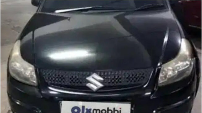 Suzuki SX4 2011 dibanderol Rp 80 jutaan. (OLX) 