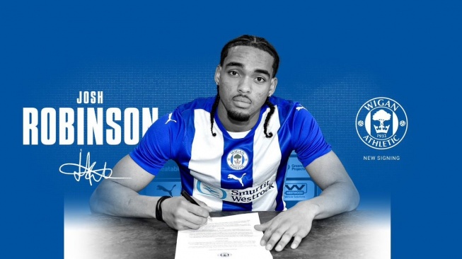 Winger muda Inggris, Josh Robinson yang kini berstatus tanpa klub mengaku bahwa dirinya memiliki darah Malaysia. [Tangkap layar X]