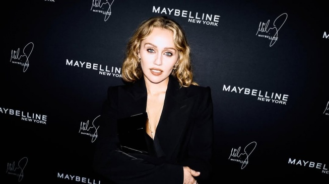 Miley Cyrus Ungkap Trauma Kebakaran Malibu dalam Soundtrack Avatar Fire and Ashes