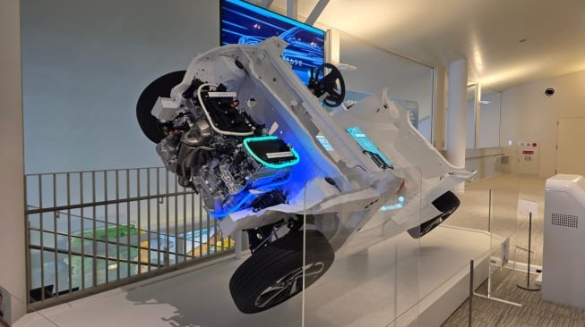 Jeroan Daihatsu Rocky Hybrid yang Dipamerkan di Daihatsu Motor Headquarter, Osaka, Jepang. (Foto: SUARA.COM/Manuel Jeghesta)