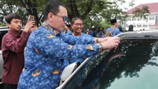Ratusan Juta Pajak Kendaraan Nunggak, Mobil Para ASN di Serang Kena Stiker Belum Bayar Pajak
