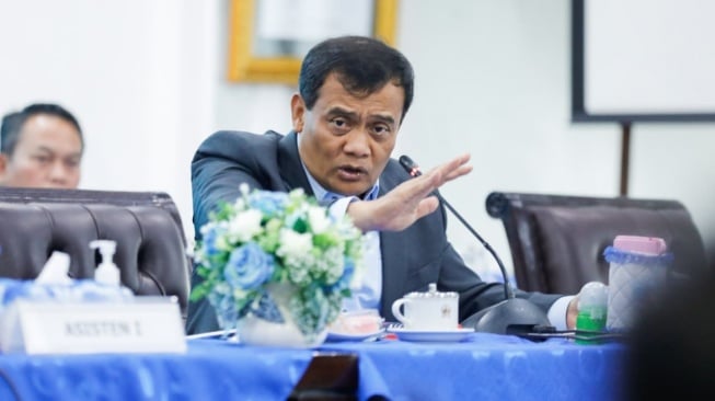 Redam Gejolak Upah Minimum  Jateng, Gubernur Luthfi Ajak Buruh dan Pengusaha Duduk Bareng