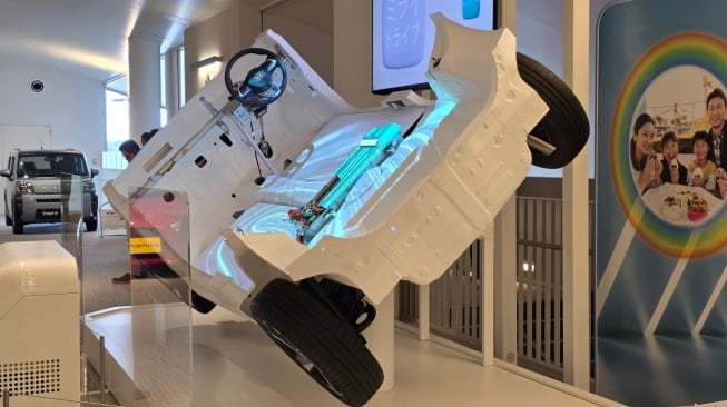 Jeroan Daihatsu Rocky Hybrid yang Dipamerkan di Daihatsu Motor Headquarter, Osaka, Jepang. (Foto: SUARA.COM/Manuel Jeghesta)