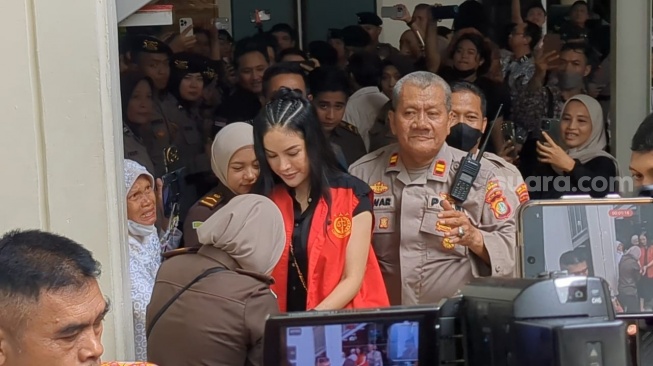 Terbukti Peras Dokter Reza Gladys, Nikita Mirzani Divonis 4 Tahun Penjara dan Denda Rp1 Miliar