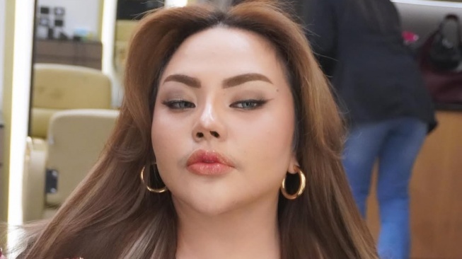 Pamer Penampilan Terbaru Lebih Langsing, Lisa Mariana Ungkap Status Baru