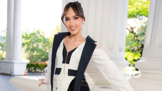 Cinta Laura: di Balik Independent Woman, Aku Tetap Manusia yang Bisa Rapuh