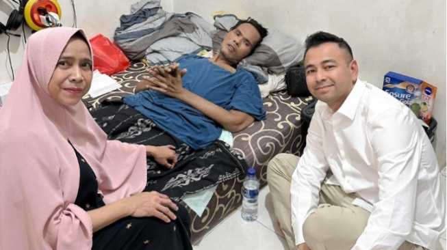 Raffi Ahmad Jenguk Fahmi Bo, Panjatkan Doa dan Harapan Kesembuhan