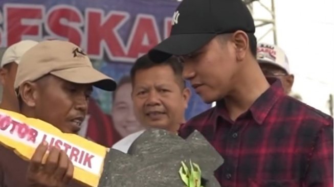 Ikut Kocok Doorprize, Momen Gibran Hadiri Acara Mancing Mania di Bekasi