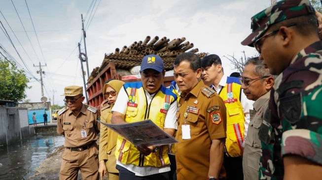 Banjir Demak-Semarang Tak Kunjung Usai, Gubernur Luthfi Ambil Langkah Tegas Panggil 2 Kepala Daerah