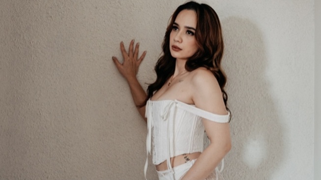 Putri Anne Jujur Dulunya Pakai Hijab Karena Arya Saloka: Suami Patokan Agama Saya