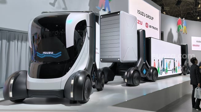 Isuzu Perkenalkan Teknologi Transportasi Cerdas dengan Rangka Vertikal di JMS 2025