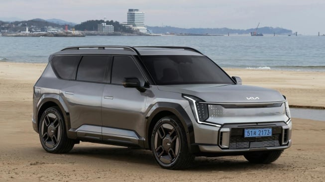 5 Mobil Listrik 7 Seater Terlaris 2025 di Indonesia yang Bisa Kamu Beli