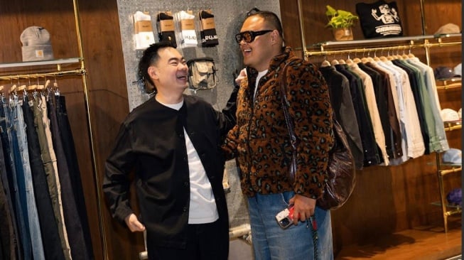 Ketika Warung Pecel Lele Bertemu Streetwear: Cara Jakarta Merayakan Budayanya Sendiri