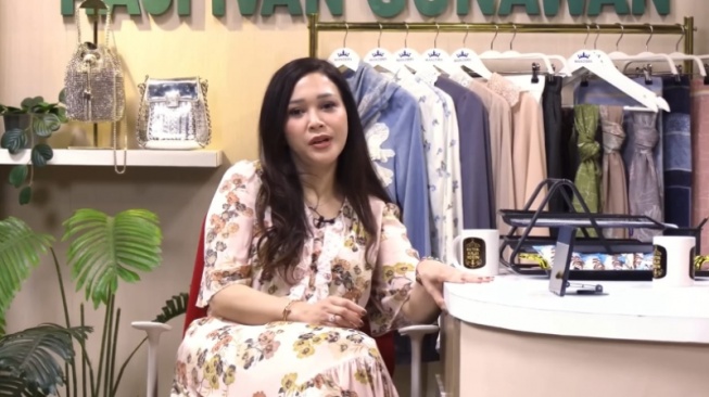 Reaksi Maia Estianty Saat Ivan Gunawan Pajang Foto Ahmad Dhani di Depannya: Aduh