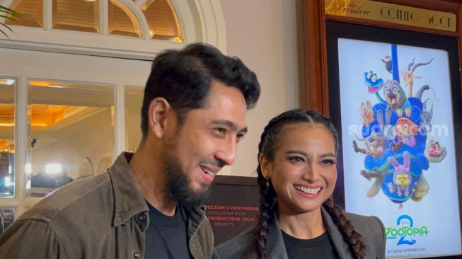 Jadi Ustaz di Film Munafik, Arya Saloka Belajar Iqro Lagi