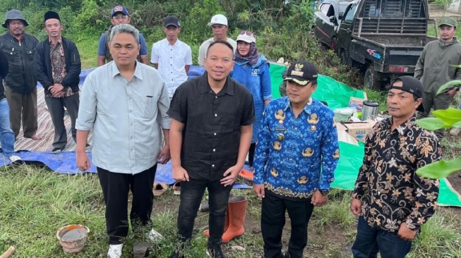 Vicky Prasetyo tengah membangun 23 vila mewah di kawasan Telaga Menjer, Dieng, Wonosobo. [Instagram]