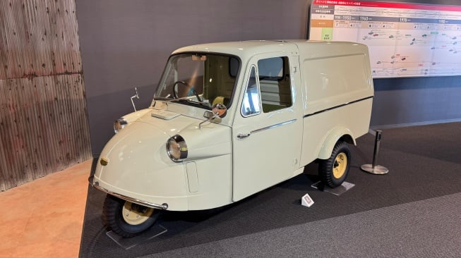 Jajaran Mobil Jadul Daihatsu yang Berada di Museum Daihatsu, Humobility World, di Ikeda, Osaka, Jepang. (Foto: SUARA.COM/Manuel Jeghesta)