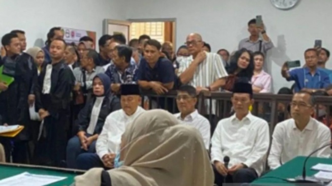 Usia 75 Tahun dan Belum Bebas, Alex Noerdin Terancam Tambahan 20 Tahun Penjara