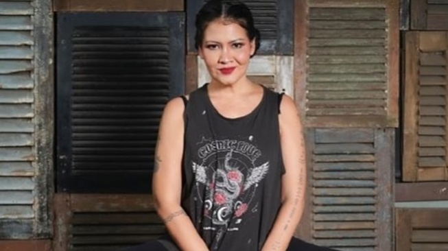 Apa Agama Melanie Subono? Gelar Pengajian sekaligus Kebaktian Setelah Renovasi Rumah