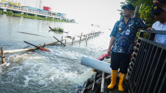 Pantura Lumpuh: Gubernur Ahmad Luthfi Kerahkan Jurus Pamungkas Atasi Banjir!