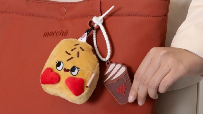 Kolaborasi Manis! merch X Kopi Kenangan Hadirkan Gaya Hidup Food in Fashion