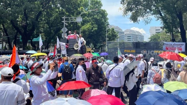 Minta Diangkat Jadi ASN, Guru Madrasah Kepung Monas: Kalau Presiden Berkenan Selesai Semua Urusan