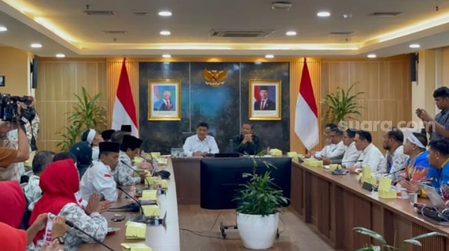 Istana Terima Aspirasi Guru Madrasah yang Ingin Diangkat jadi ASN, Keputusan Tunggu Respons Presiden