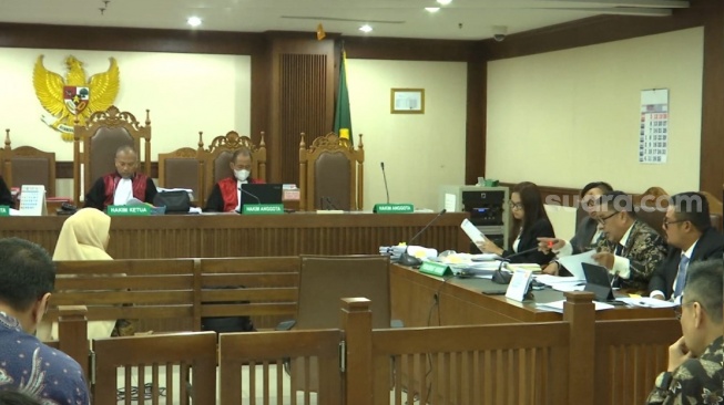 Sidang Panas MNC vs CMNP: Hotman Paris Bantah Saksi Lawan, Kesaksiannya Cuma 'Katanya-Katanya'!