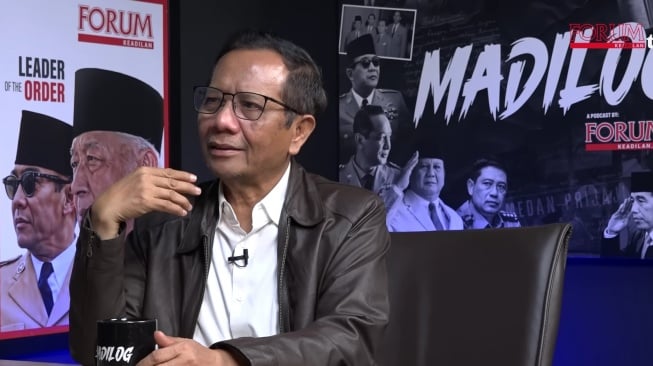 Bongkar Habis! Mahfud MD Beberkan Kejanggalan di Balik Proyek Kereta Cepat Whoosh Era Jokowi