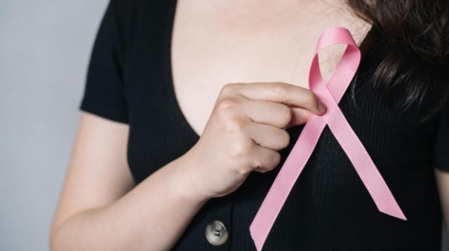 Yuk Lebih Aware: Mitos vs Fakta Kanker Payudara yang Perlu Kamu Tahu