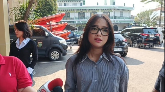 Fuji Kembali Jadi Korban Penggelapan, Kali Ini Ulah Admin Sendiri