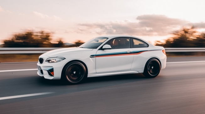 8 Rekomendasi Sedan Tahun 2000-an yang Kekinian Buat Anak Muda