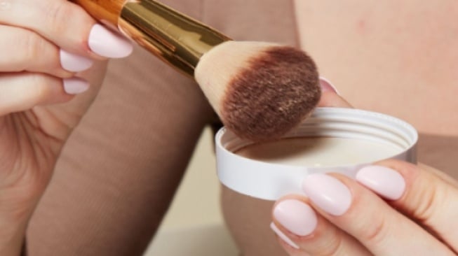 5 Rekomendasi Bedak Tabur Untuk Usia 30 Tahun, Bikin Kulit Mulus Seperti Filter IG