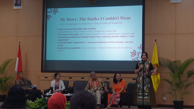 Batik di Persimpangan Jalan: Antara Warisan Budaya, Ekonomi, dan Suara Gen Z