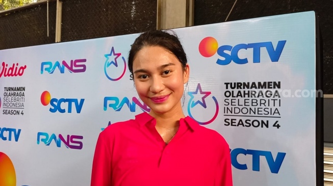 Penampilan Cetar Azizah Salsha di Turnamen Padel, Lipstiknya On Point