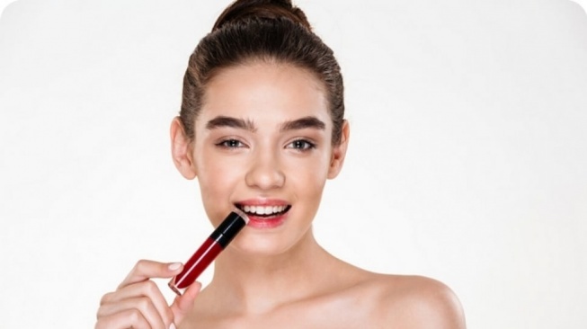 5 Liptint Tahan Lama Terbaik untuk Bibir Hitam, Ada Kelebihan vs Kekurangannya