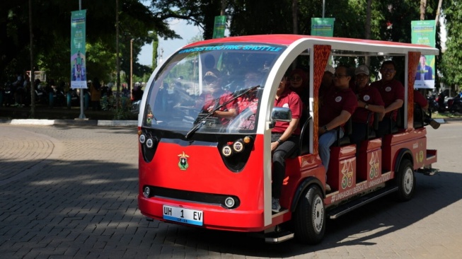 Unhas Luncurkan Mobil Listrik ENGI-MOVE