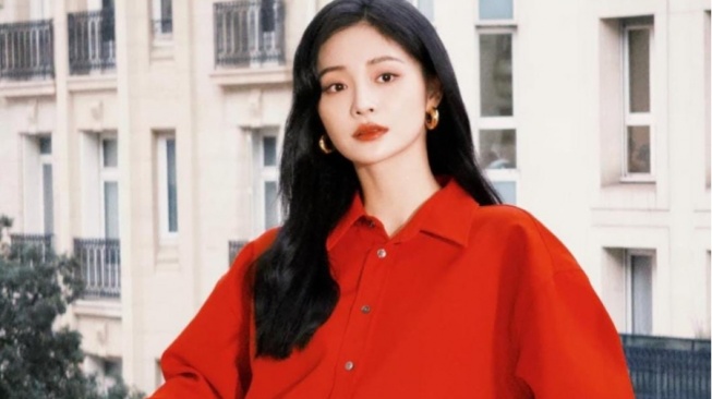 5 Ide Outfit Serba Merah ala Kyulkyung, Bikin Gaya Kamu Makin Menyala!