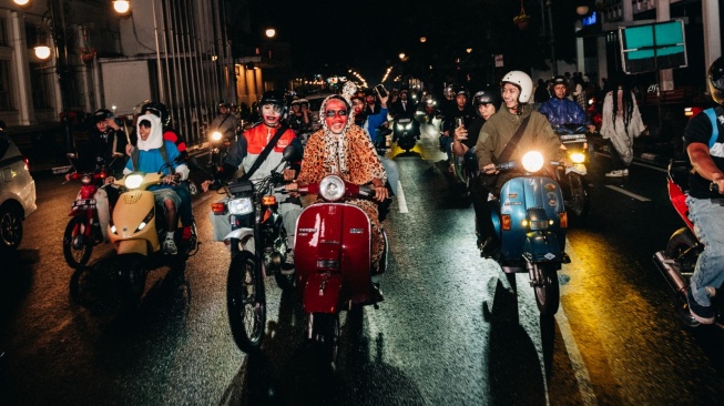 Komunitas Motor Bandung Gelar Riding Unik Bernuansa Horor