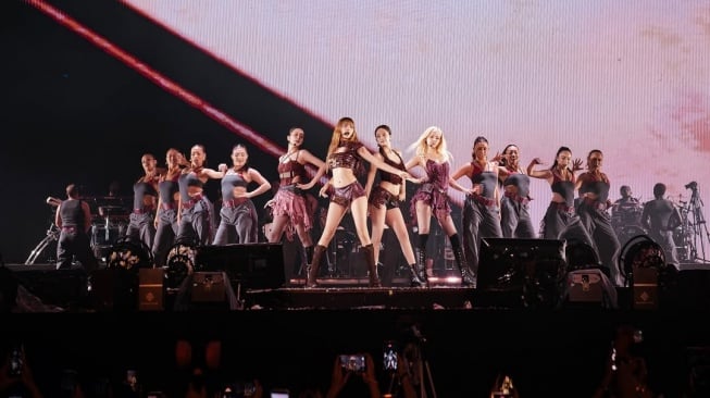 Blackpink sukses menggelar konser bertajuk BLACKPINK WORLD TOUR <DEADLINE> IN JAKARTA di Stadion Utama Gelora Bung Karno pada 1 dan 2 November 2025. [cr: YG Entertainment]