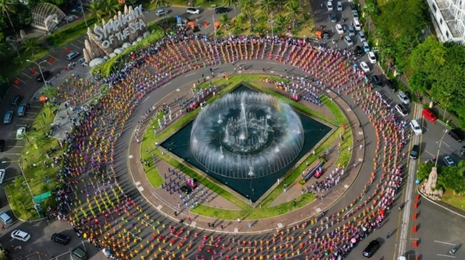 4th IICF 2025 Sukses Pertemukan 12 Negara, "Semarak Nandak Ondel-Ondel Betawi" Pecahkan Rekor MURI