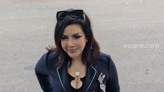 Buntut Hinaan 'Nenek-Nenek', Barbie Kumalasari Laporkan Pengacara Reza Gladys